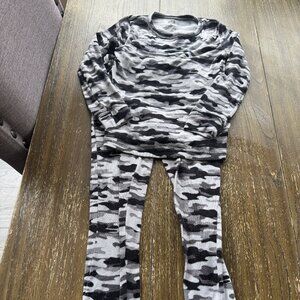 Boys Only Boys black/gray camoflauge 2 piece pajamas set pjs size 8 - runs small
